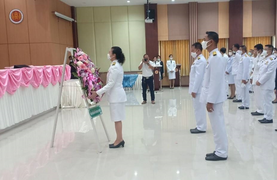 ﻿สำนักงานบังคับคดีกลุ่มจังหวัดที่ 9 (Sandbox) ร่วมพิธีวางพวงมาลาถวายราชสักการะ เนื่องในวันคล้ายวันสวรรคต พระบาทสมเด็จพระจุลจอมเกล้าเจ้าอยู่หัว 23 ตุลาคม 2563